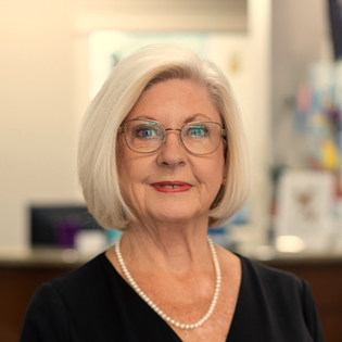 Portrait photo of Guardian Financial Planning Advisor, Mrs. Libby Bryan.